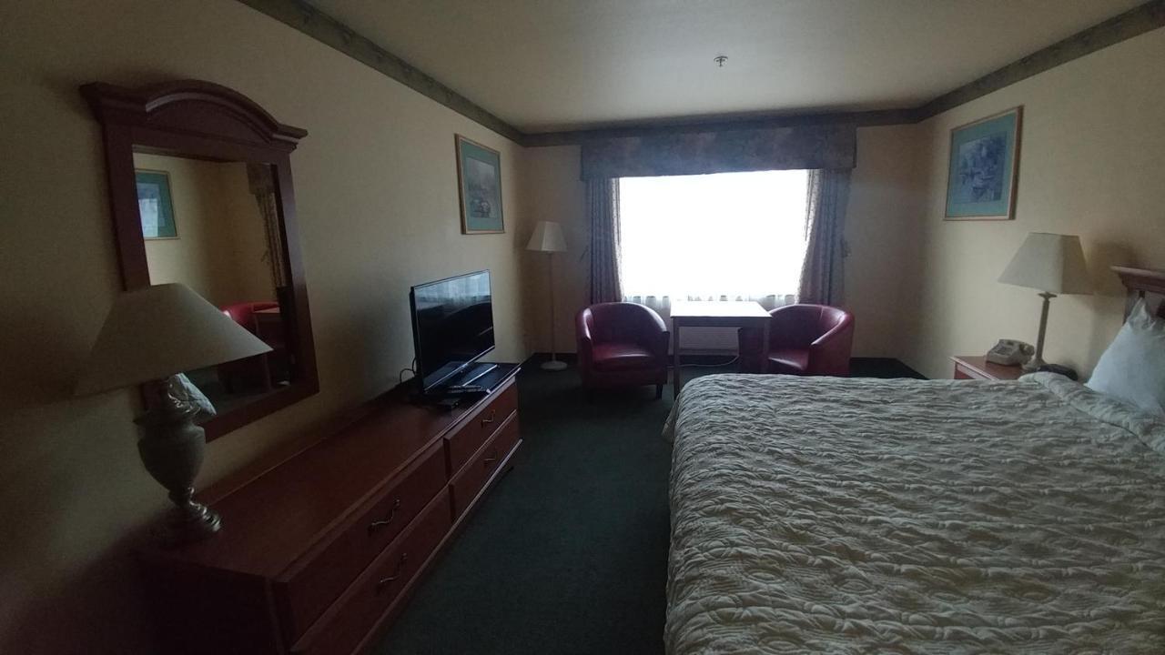 Palace Inn & Suites Линкольн-Сити Экстерьер фото